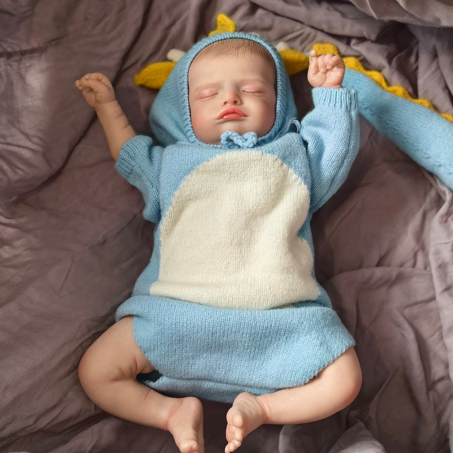 18 inch Realistic Baby Girl with Silicone Face & Limbs, Cloth Body & PP Cotton Filling, Includes Outfit & Accessories, Gift for Girls 3+
